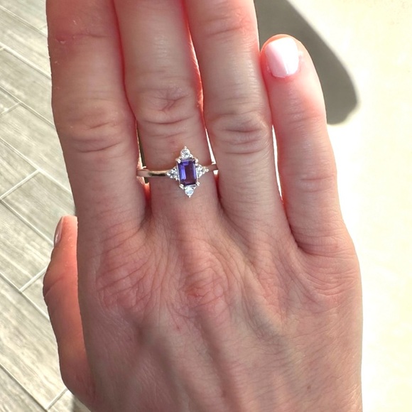 Sterling Silver Amethyst ring with white topaz size 6. - Picture 1 of 7